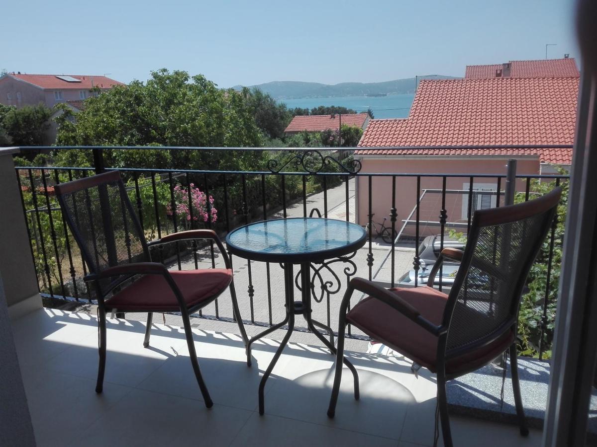 Apartments Vodopija 300M To The Beach Sveti Filip i Jakov Eksteriør bilde