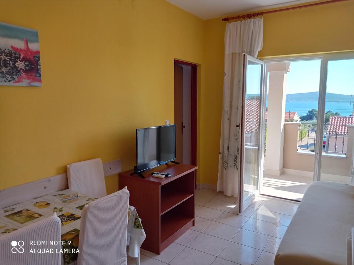 Apartments Vodopija 300M To The Beach Sveti Filip i Jakov Eksteriør bilde