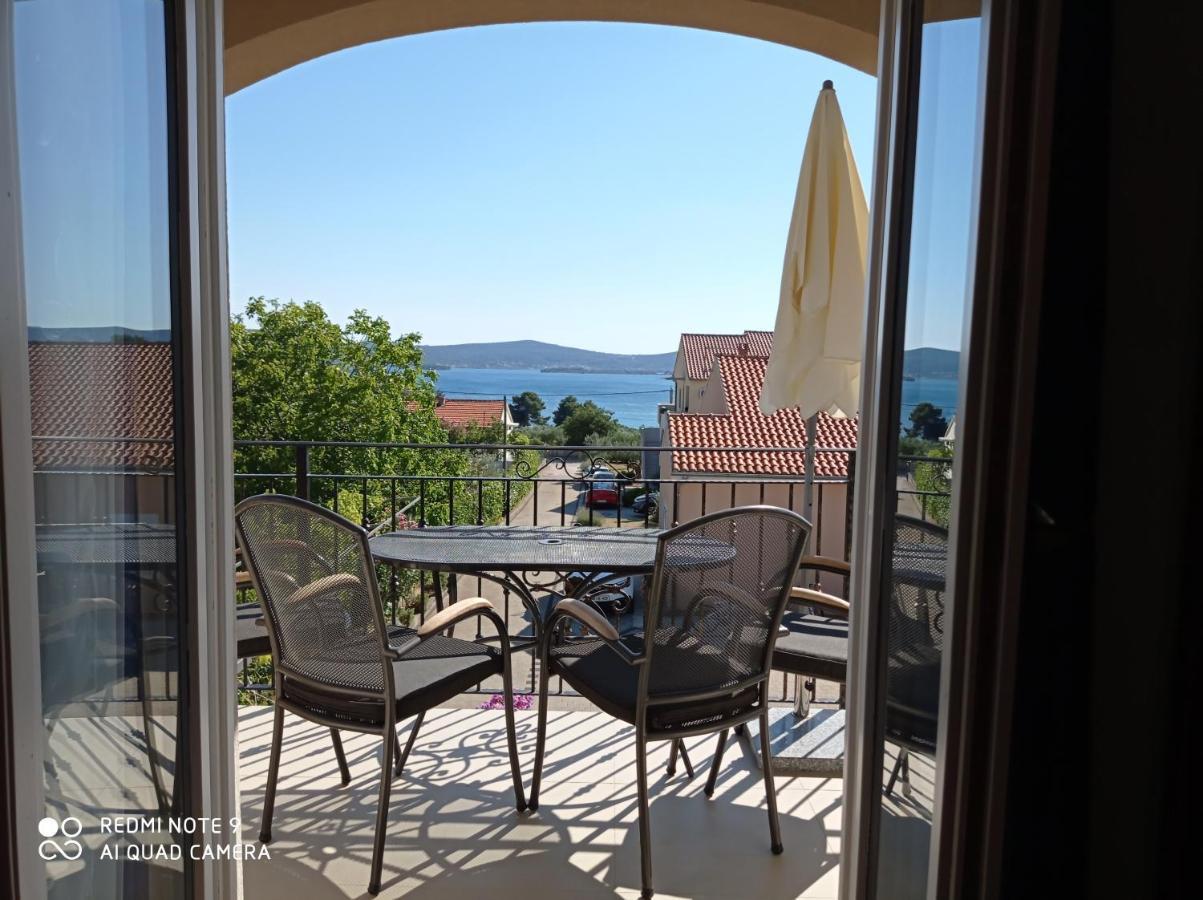 Apartments Vodopija 300M To The Beach Sveti Filip i Jakov Eksteriør bilde