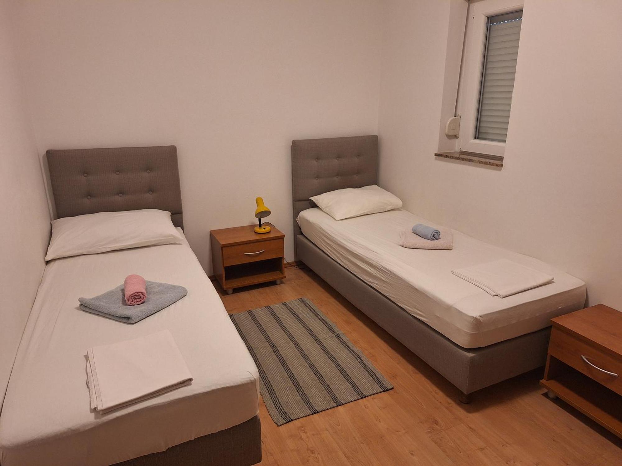 Apartments Vodopija 300M To The Beach Sveti Filip i Jakov Rom bilde