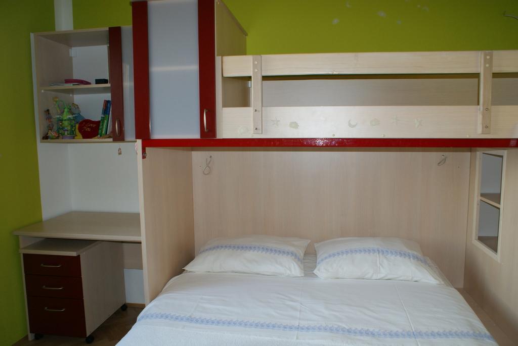 Apartments Vodopija 300M To The Beach Sveti Filip i Jakov Rom bilde