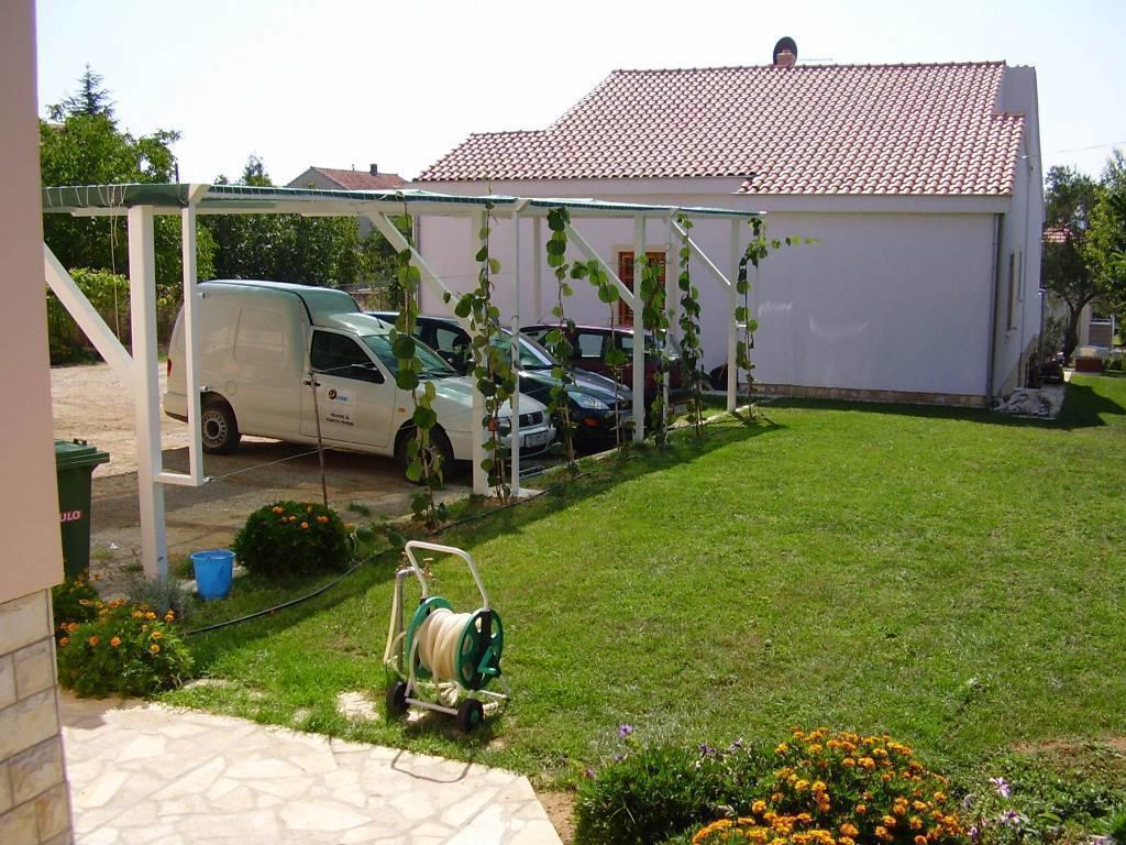 Apartments Vodopija 300M To The Beach Sveti Filip i Jakov Rom bilde