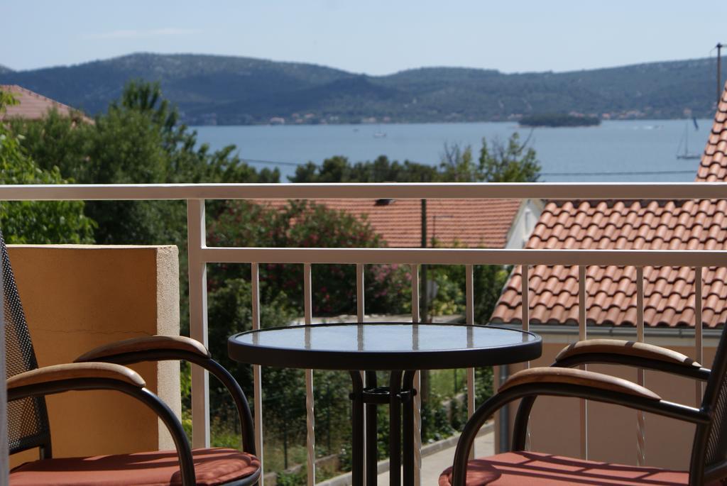 Apartments Vodopija 300M To The Beach Sveti Filip i Jakov Eksteriør bilde