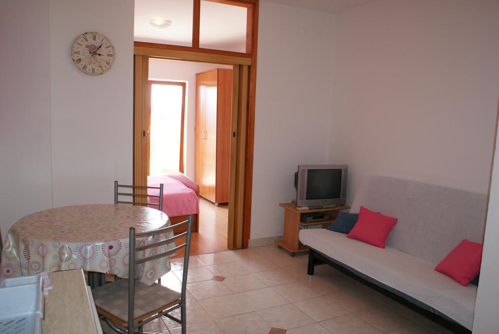Apartments Vodopija 300M To The Beach Sveti Filip i Jakov Eksteriør bilde